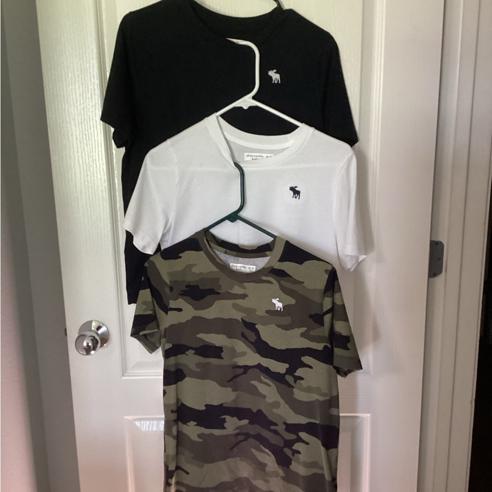 Abercrombie Kids Black and White Short Sleeve Tees Bundle